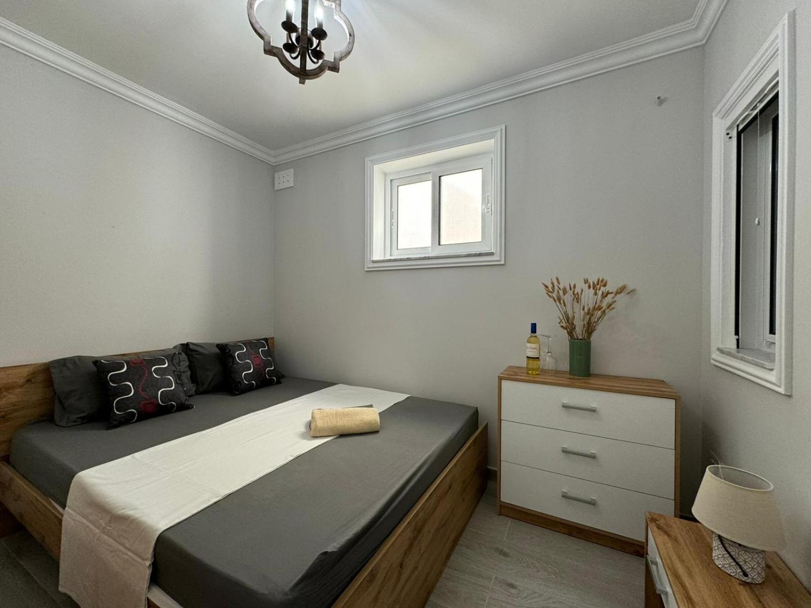 Luxury & Modern Two Bedroom Marsaskala Apartment Exterior photo